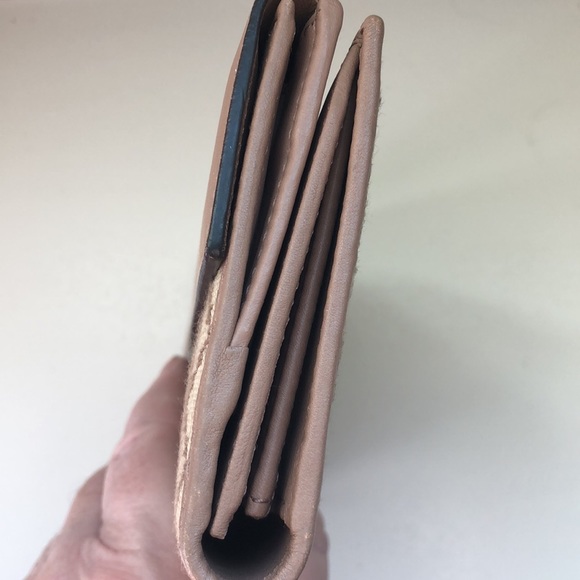 Gucci Long Wallet Rose with Gold Gucci Heart EUC - Picture 5 of 15